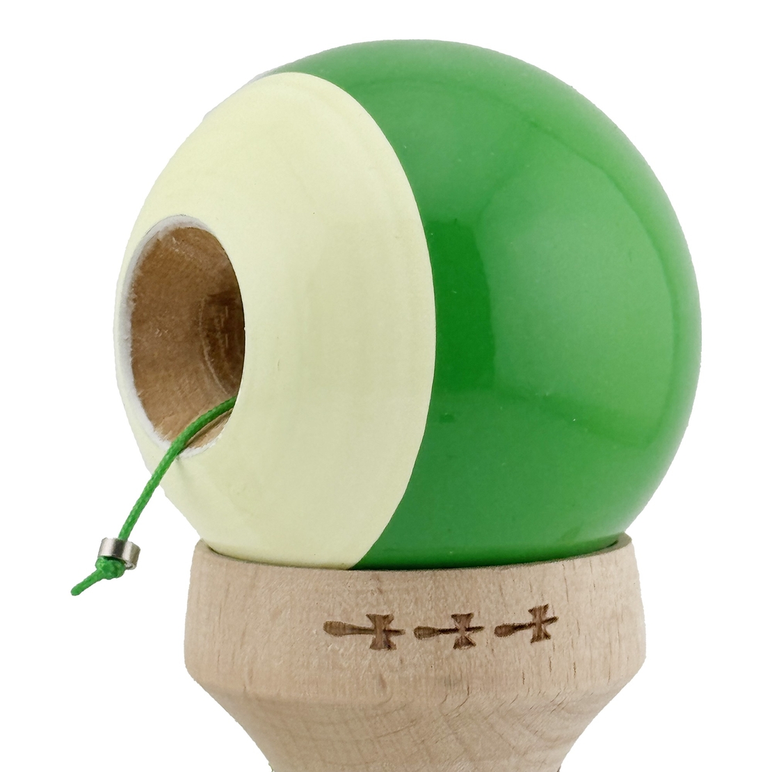 Kendama X Originala, Profesionala, Flippy, Super Sticky cu Cupe Mari KING SIZE V3, Gaura in Baza, Rulment Metalic, din lemn 18 cm, Ata 62/65 cm, Bicolor Verde/Alb