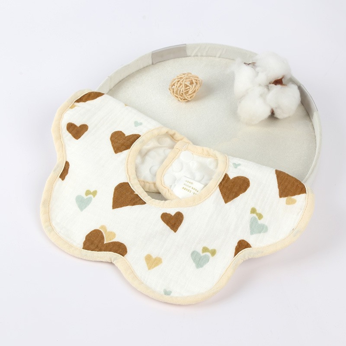 Baveta Tip Floare, Flippy, din Bumbac, pentru Copii 0-12 Luni, Rezistenta la apa, cu Capse, Model cu Inimioare, 26 x 29 cm, Maro