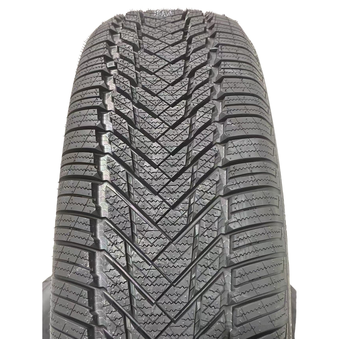 Anvelopa Iarna LANVIGATOR WINTERGRIP HP 195/65R15 95T XL, Aderenta Sporita pe Zapada si Umed, Confort si Durabilitate