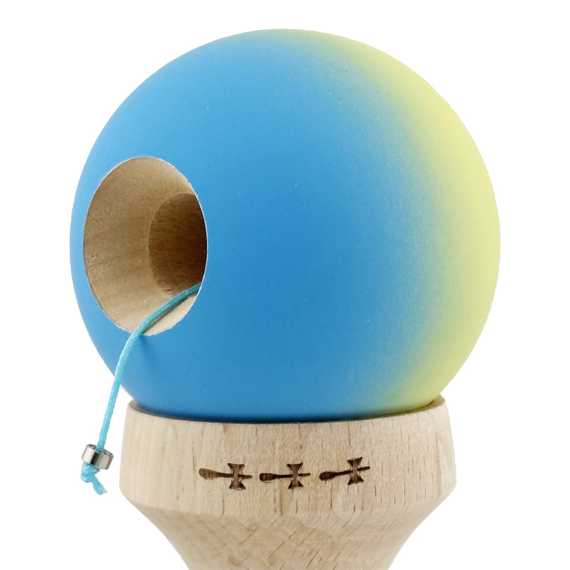 Kendama X Originala, Profesionala, Flippy, Cupe Mari KING SIZE V3, Rubber Grip, Gaura in Baza, Rulment Metalic, din lemn 18 cm, Ata 62/65 cm, Gradient Galben/Albastru deschis