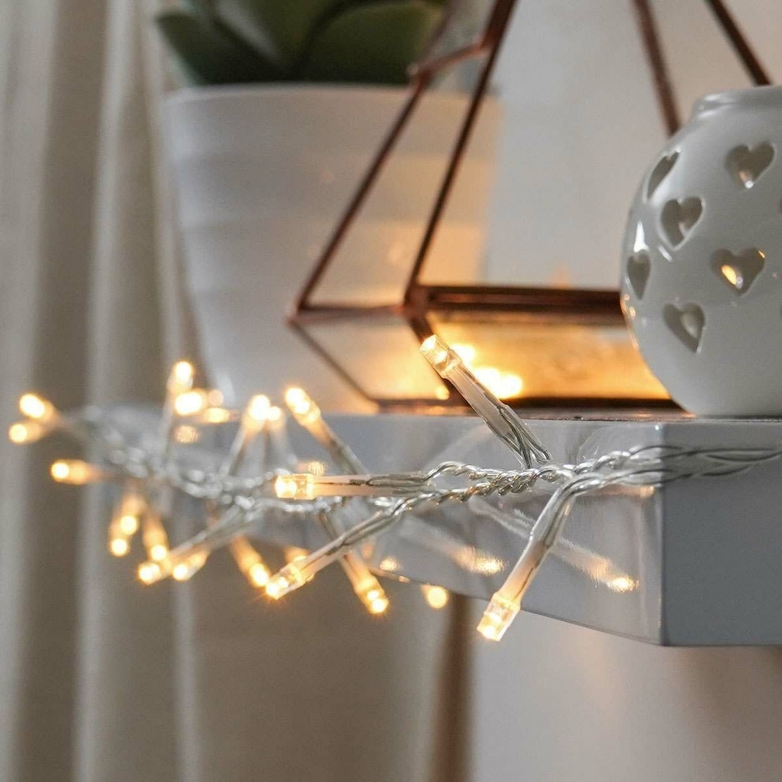 Instalatie Craciun, 10 m, 100 Led-uri ,Liniara, Alb cald, 8 jocuri de lumini, Transformator cu telecomanda, Interconectabila, Prelungitor 3 m inclus, Fir Transparent, Vafy