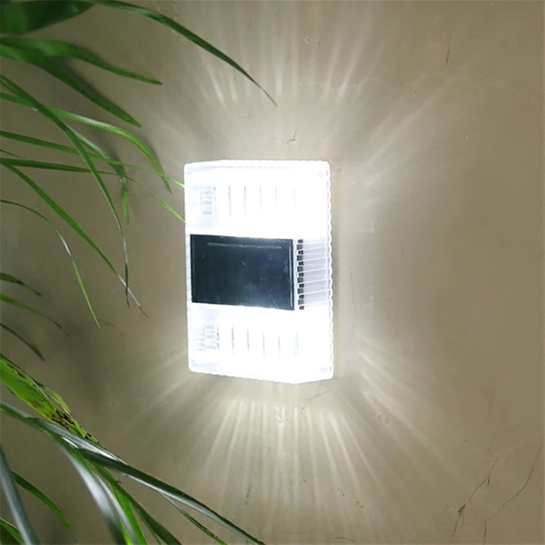 Aplica solara LED pentru Gradina, Flippy, Set 4 Bucati, ABS/Policarbonat, Rezistenta la apa IP65, pentru perete, 1.2V, 600mah, 10x2.5x7 cm, Lumina Alb calda, Transparenta