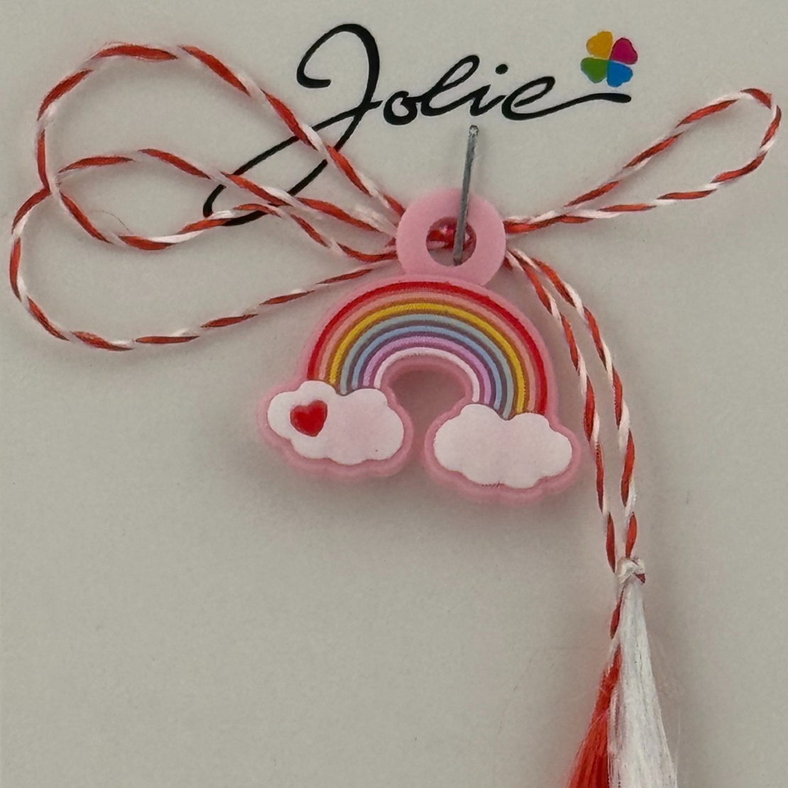 Martisor pentru Copii, Jolie, Material Cauciuc, Ambalaj Carton cu Design, Multicolor, Model Curcubeu