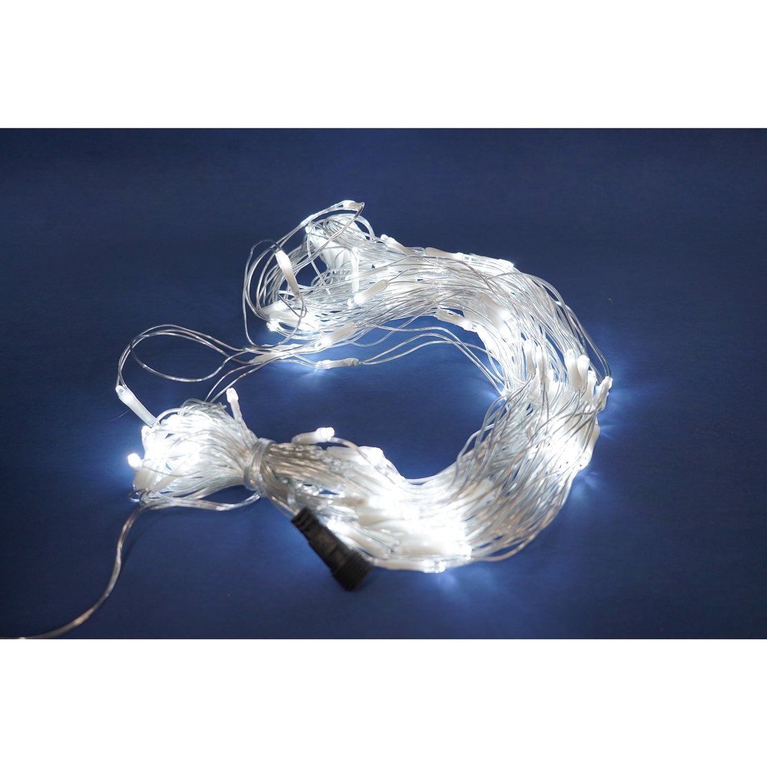 Sectiune Instalatie de Craciun Vafy, Tip Plasa, 320 LED-uri, 3 m x 3 m, 8 jocuri de lumini, Interconectabila, Fir transparent, Alb rece