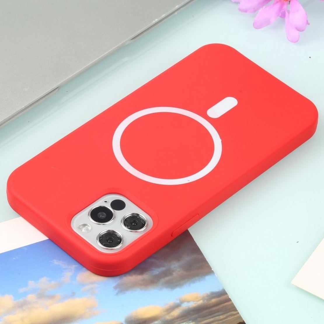 Husa MagSafe liquid large hole magnetic shell pentru Apple iPhone 14 Pro, Full Cover, Liquid Silicone, Magnetica, Incarcare Wireless, Vafy, Rosu