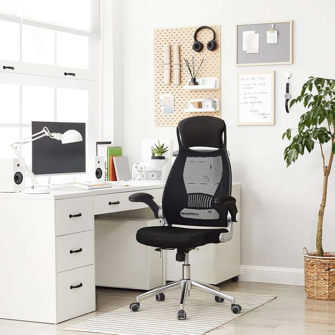 SONGMICS Scaun de birou ergonomic cu tetiera si brate rabatabile, spatar mesh, maxim 120 kg, 68x116-126 cm, negru