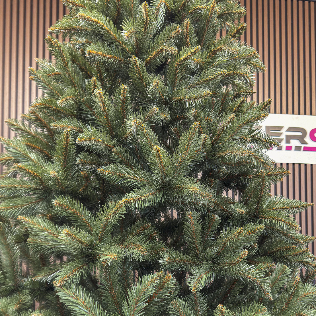 Brad artificial Christmas Deluxe by Sersimo, Royal, 240cm