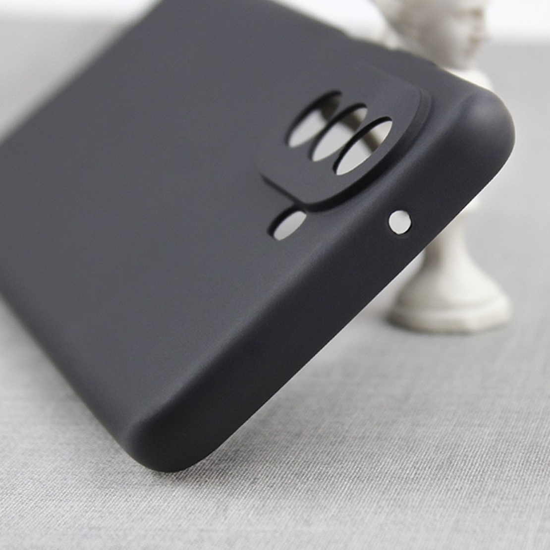 Husa pentru Huawei NOVA Y70, Vafy, Liquid Silicone, cu Microfibra pe interior, Protectie Antisoc, Negru