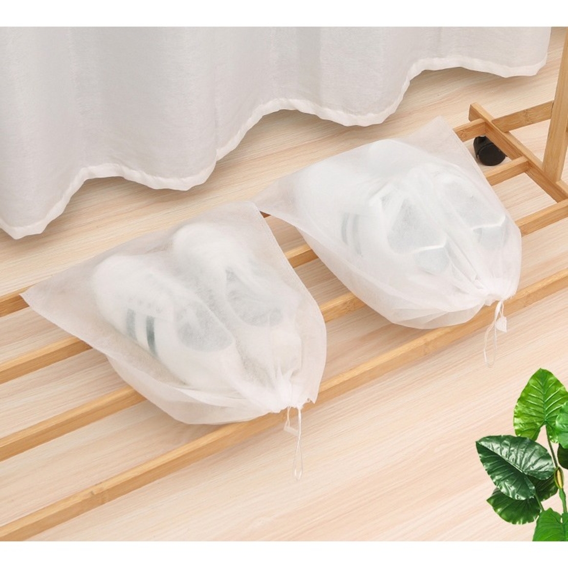 Set 50 de Saci de Depozitare Incaltaminte, Flippy, de Protectie, pentru Voiaj, Netesut, Rezistenti la Praf, Protectie Solara, Anti-Ingalbenire, 38x24 cm, Marime Mica, Transparent