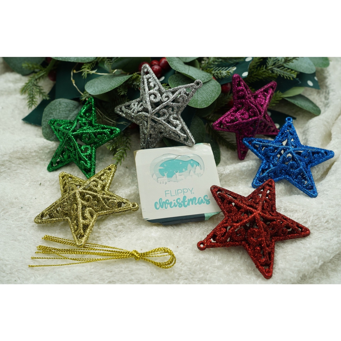 Set de 6 ornamente de brad, Flippy, de tip Stea, Multicolor, din plastic, cu finisaj sclipitor , cutie 3 cm adancime x 31 cm lungime x 9 cm inaltime