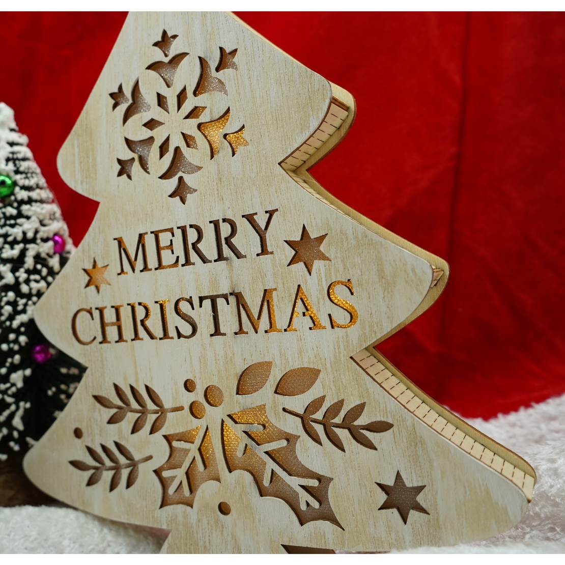 Decoratiune luminoasa, model de Brad cu inscriptie Marry Christmas, alb, lungime: 19 cm, latime: 3 cm, inaltime: 22 cm, lemn, interior/exterior