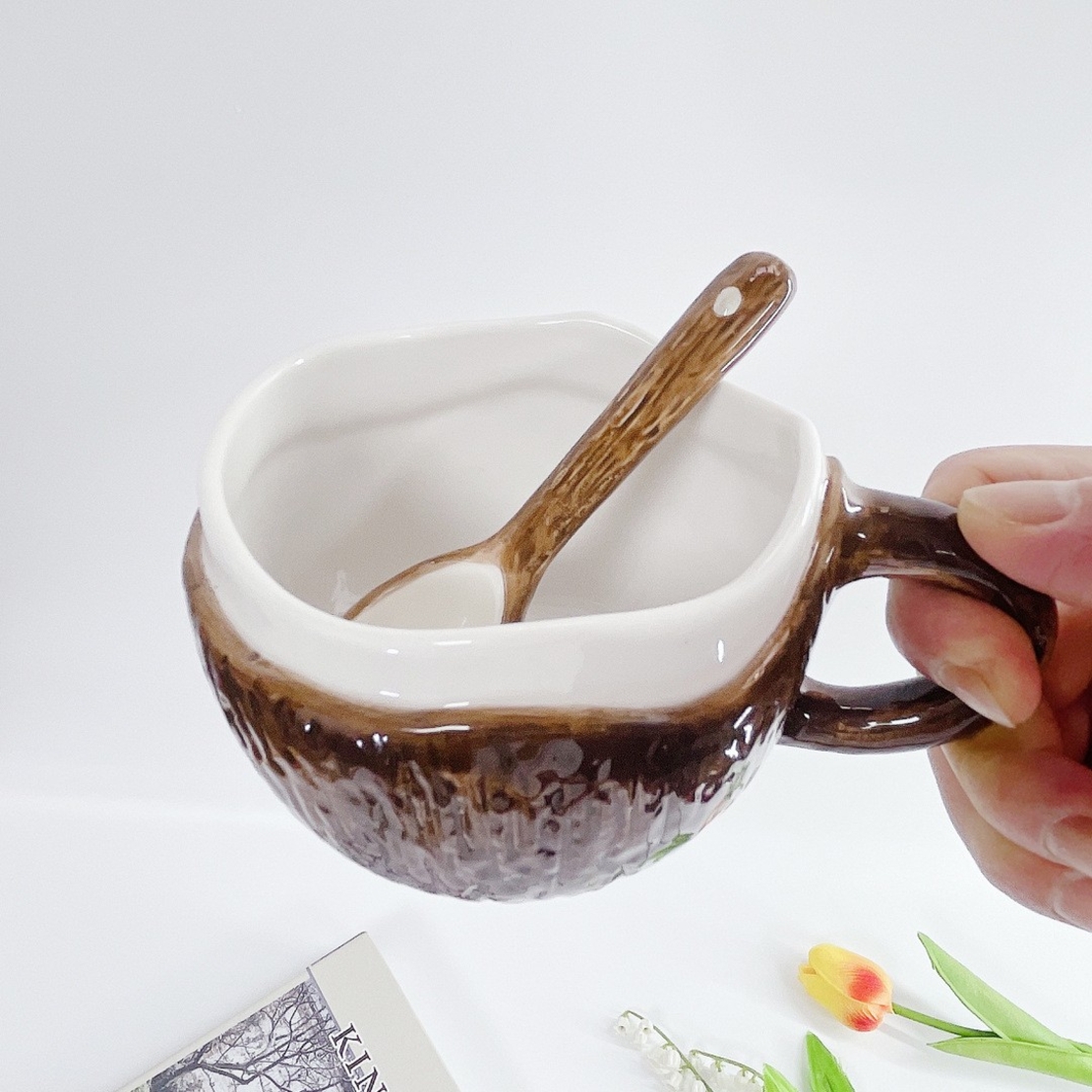 Cana din Ceramica, Flippy, 201-300 ml, cu Lingurita, Model Nuca de Cocos, Maro
