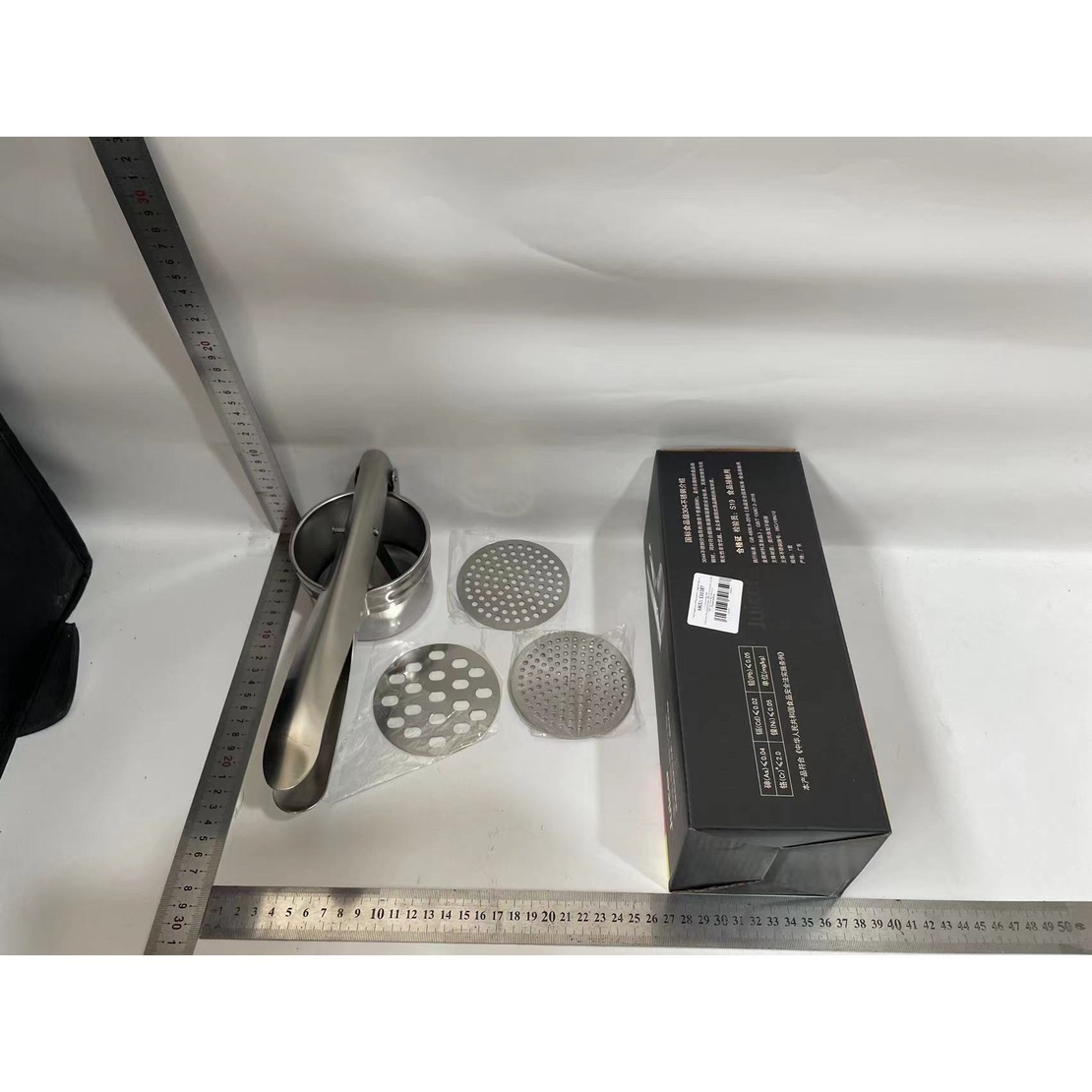 Presa Storcator pentru Fructe si Legume, Flippy, Zdrobitor Manual, Inox, 3 Discuri Interschimbabile, Usor de Stors si de Curatat, Ergonomic, 26.5 x 9.8 x 9.5 cm Argintiu