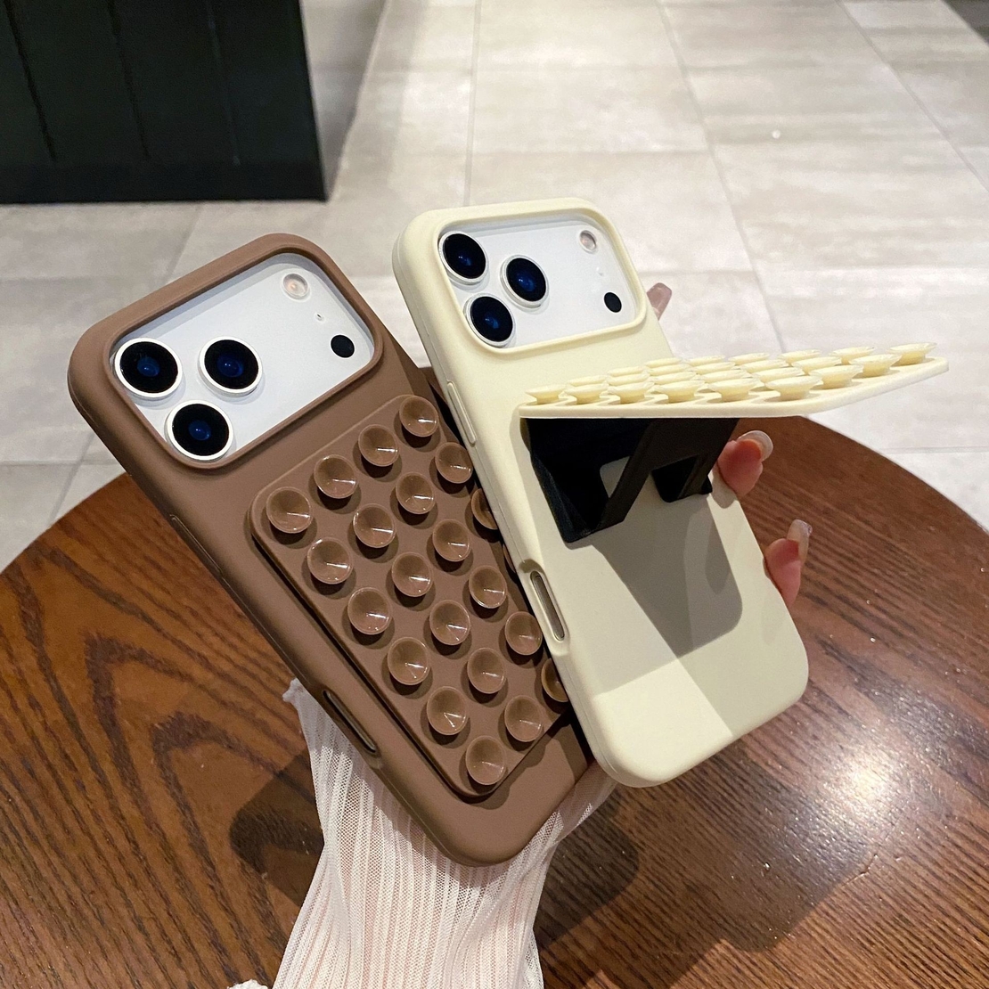 Husa din Silicon pentru iPhone 17, Vafy, Carcasa de Protectie cu Ventuze, din Cauciuc Moale Rezistenta la Socuri, Galben