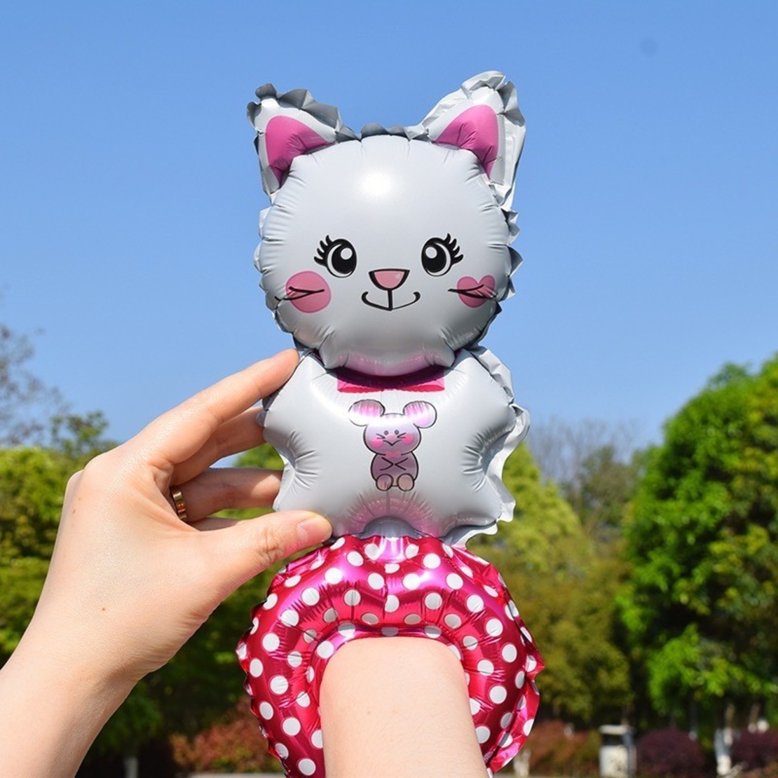 Balon din Folie Metalizata, Vafy, Figurine Animalute, Tip Bratara, Model Pisica, Ambalaj Individual, Pai Inclus, Umflare cu Aer sau Heliu, Alb