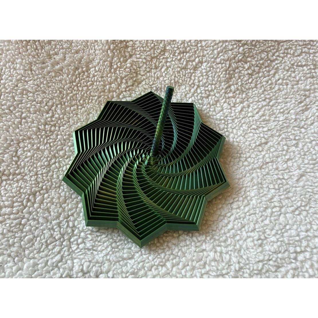 Jucarie Decompresie, Flippy, Model Stea 3D, DuoChrome, Maner Spirala, Turn Magic Geometric, Multiple Forme, Anti-stress, 17 cm, Negru/Verde