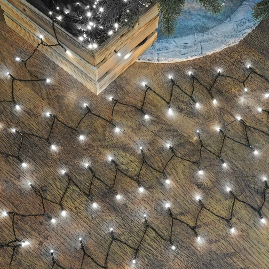 Instalatie Craciun YOTO Liniara 100 LED 9 m + 1 m Beculet cu 6 unghiuri Alb Rece fir negru