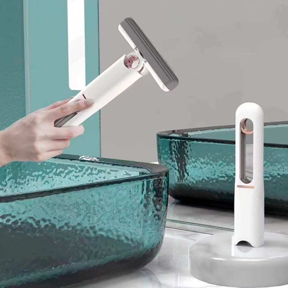 Mop de Mana Flippy, Mini-Portabil, cu Sistem de Stoarcere, Dispozitiv de Curatat Manual, cu Burete Absorbant, din PVA, 29.5 x 15.5 cm, 2 Rezerve, Alb