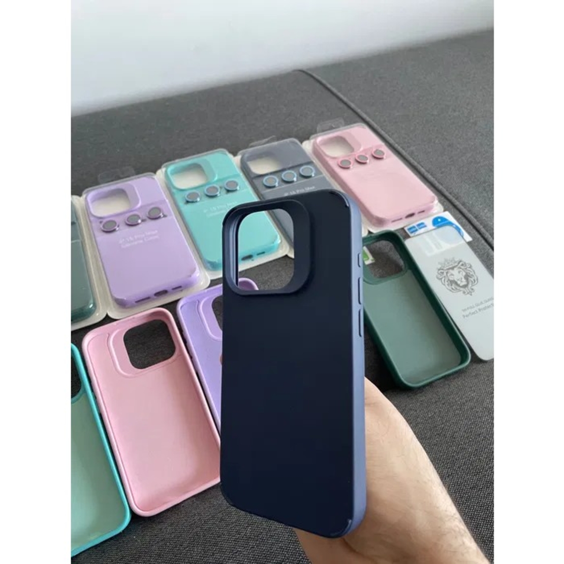 Husa Apple iPhone 14, Vafy, din Silicon Lichid, Interior din Microfibra, Lentile Fosforescente de Protectie Camera, Anti Amprenta, Rezistenta la Socuri, Albastru Marin