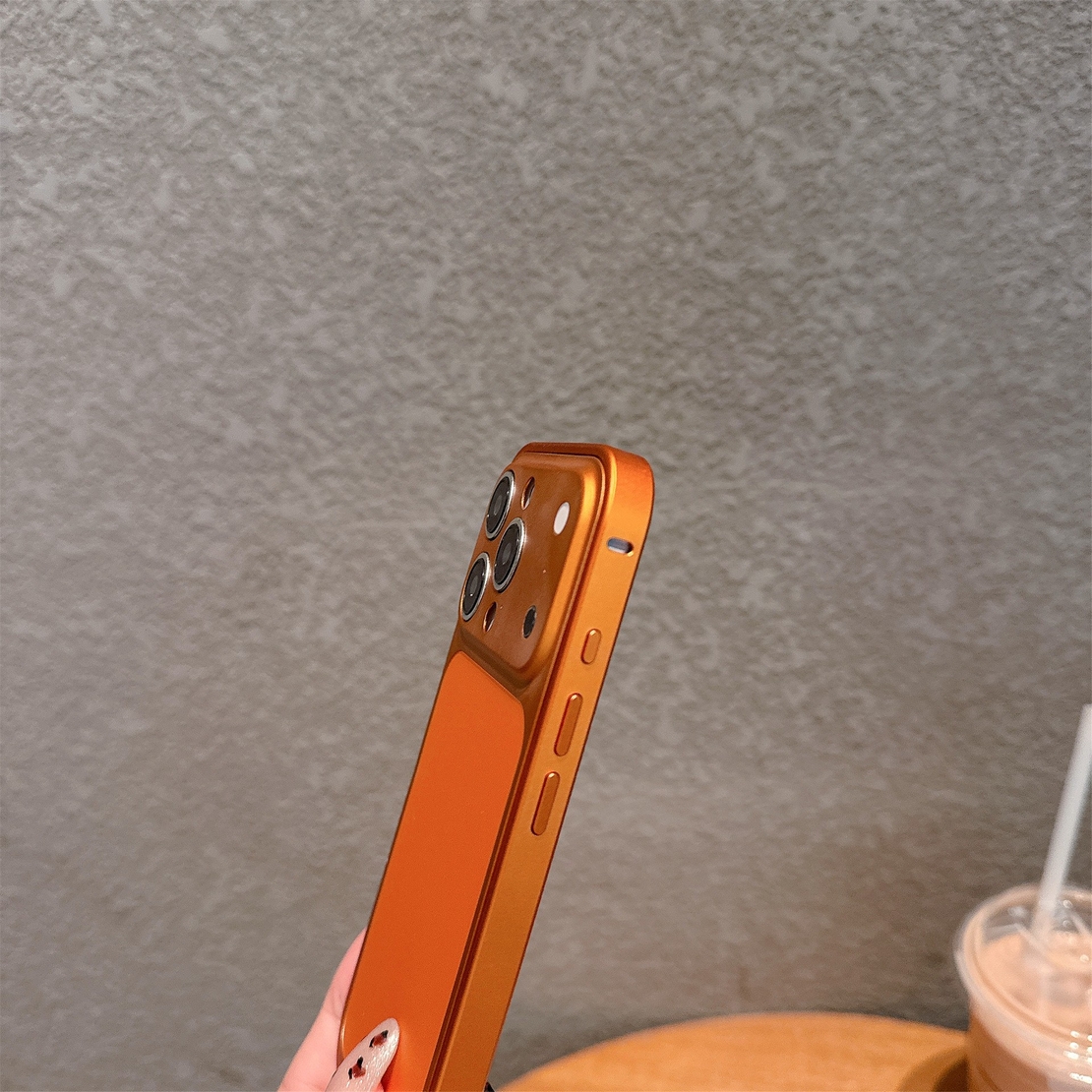 Carcasa Metalica, Vafy, Compatibila Apple iPhone 15 Pro Max, Creeaza Aspect de iPhone 17 Pro Max, Unibody Mat, Rezistenta la Zgarieturi, Portocaliu