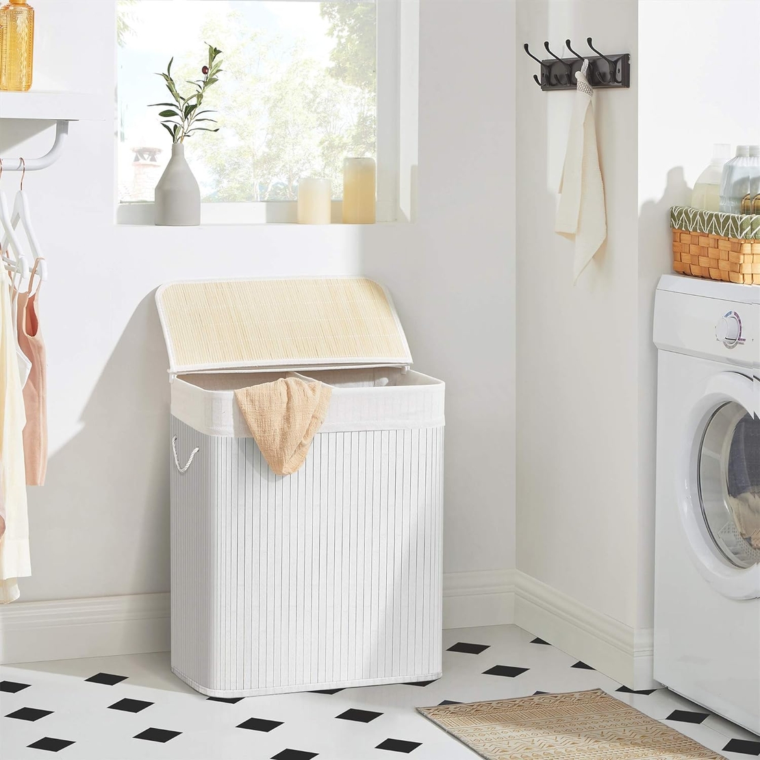 SONGMICS Cos de rufe din bambus cu capac, 2 compartimente, sac detasabil, volum 100L, 52x32x62cm, alb