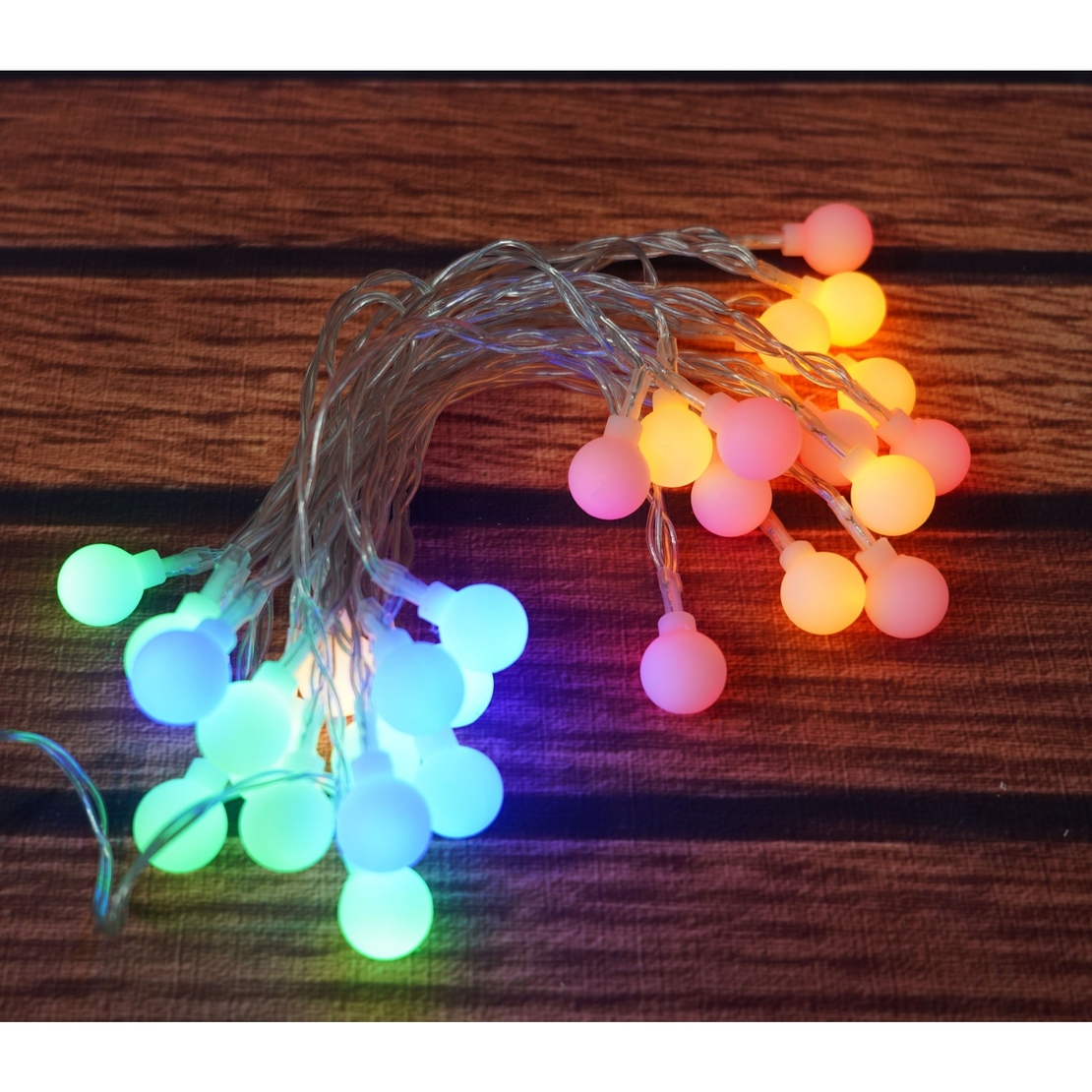 Instalatie Craciun, 3.5 m, 30 de LED-uri, multicolor RGB, model cu bilute, liniara, cu baterie, interior/exterior, Vafy