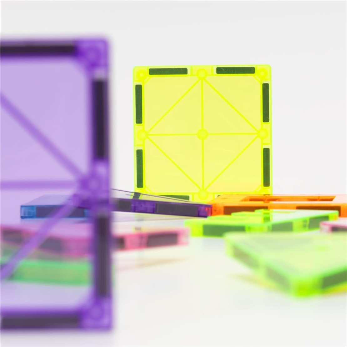 Set de constructie din piese magnetice educative pentru copii 100 de piese, multicolor