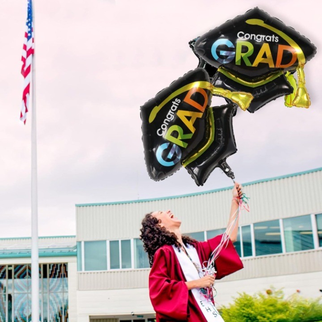 Balon din Folie Metalizata, Flippy, Figurina, Model Toca Congrats Grad, Tematica Absolvire, 66x66 cm, Ambalaj Individual, Pai Inclus, Umflare cu Aer sau Heliu, Negru
