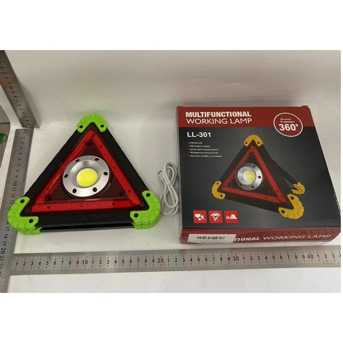 Triunghi Multifunctional de Avertizare, Vafy, Lanterna LED, Impermeabil IP65, 800 lm, 2 x AA, Functie Incarcare Telefon, USB si Micro USB, COB 33, Verde