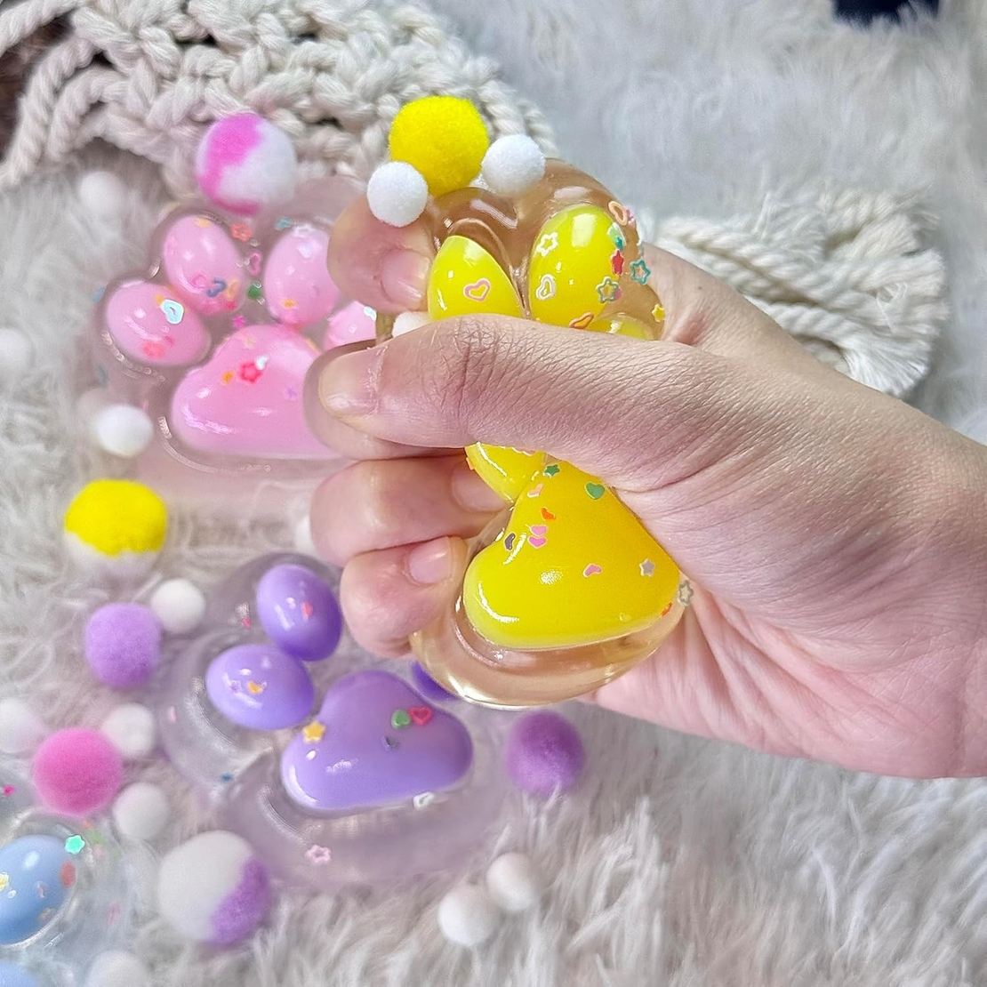 Jucarie Antistres Squishy, Flippy, cu Revenire Lenta, Labuta de Pisica Pufoasa, 7.5 cm, Ambalaj Transparent, Model 270510, Multicolor
