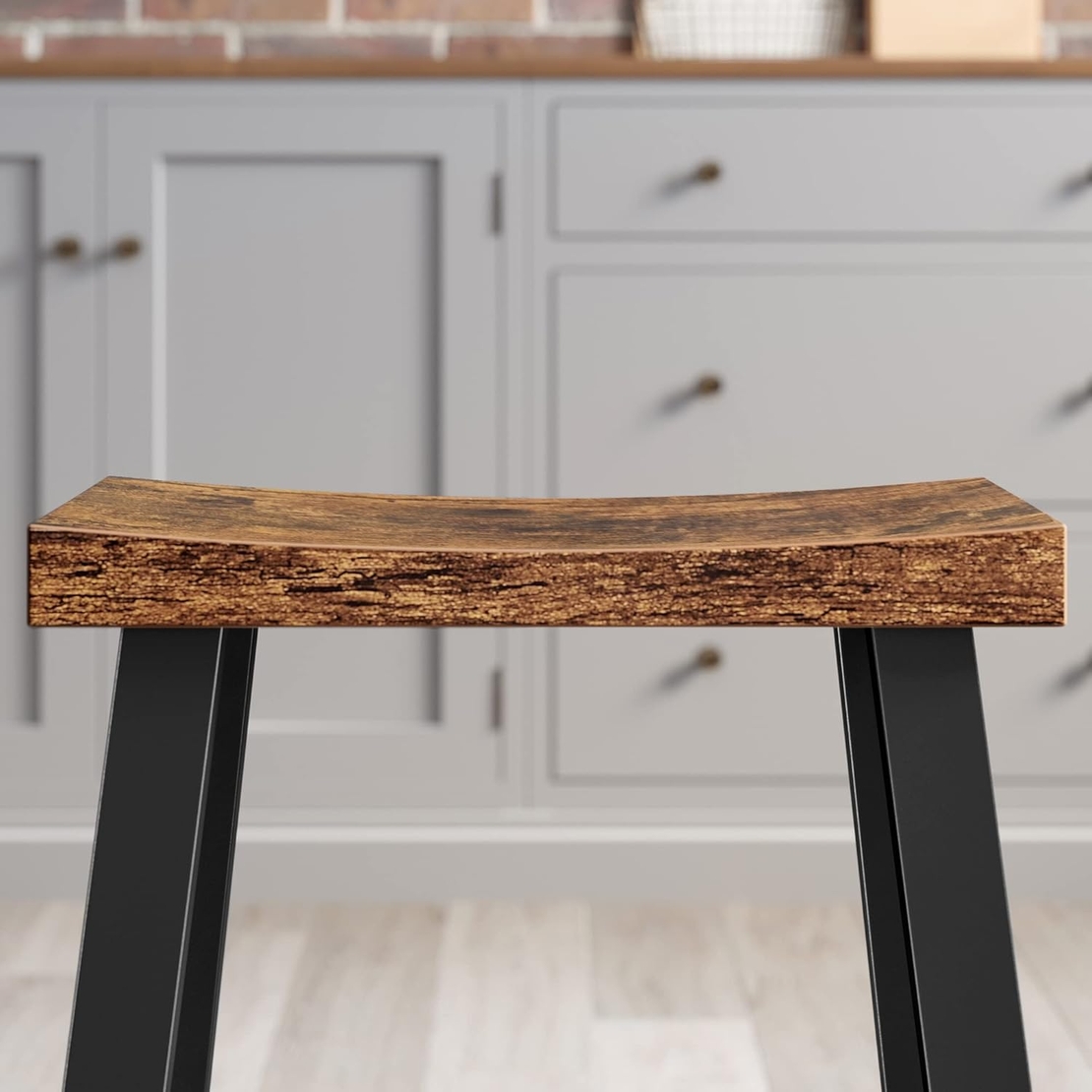 VASAGLE Set 2 scaune bar cu sezut curbat, cadru metalic, 46x33x60 cm, maro rustic