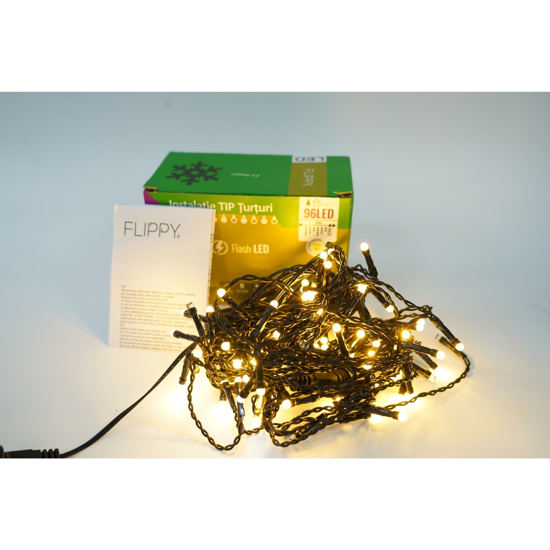 Instalatie de Craciun Flippy® Tip Turturi, Franjuri cu Flash, Sectiune 3 m, 96 LED-uri, Interconectabila, Fir Negru, Alb Cald