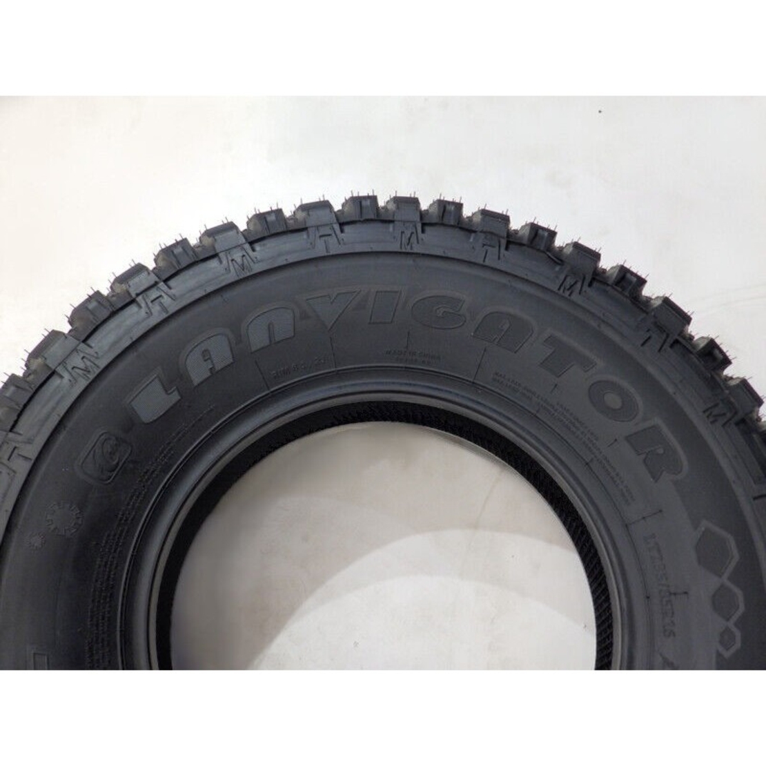 Anvelopa Mud Terrain LANVIGATOR CATCHFORS M/T LT235/85R16 120/116Q, Aderenta, Rezistenta si Control pe Drum si Off-Road