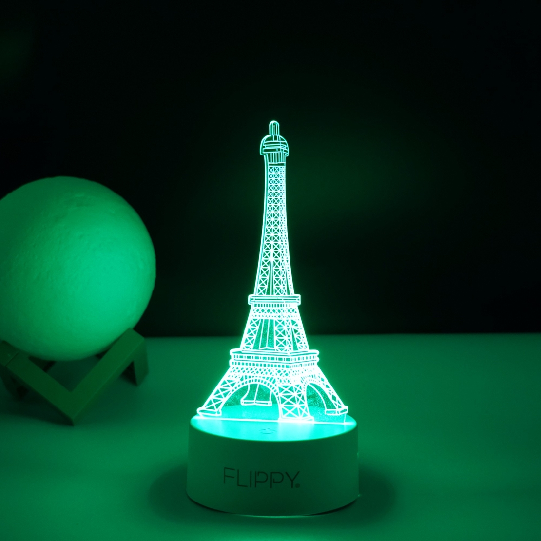 Lampa LED decorativa, Flippy, 3D, Turnul Eiffel, din material acril si lumina multicolora, alb
