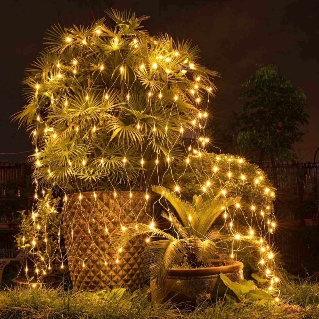 Instalatie Craciun, Tip Plasa, 9 mx 1.5 m, 720 LED-uri, Alb cald, 8 jocuri de lumini, Transformator cu telecomanda, Interconectabila, Prelungitor 5 m inclus, Fir transparent, Vafy