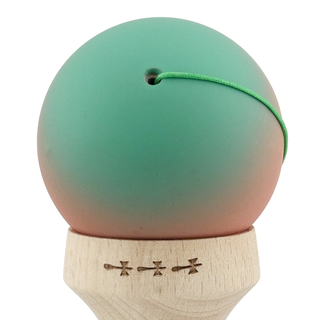 Kendama X Originala, Profesionala, Flippy, Cupe Mari KING SIZE V3, Rubber Grip, Gaura in Baza, Rulment Metalic, din lemn 18 cm, Ata 62/65 cm, Gradient Verde/Roz/Rosu
