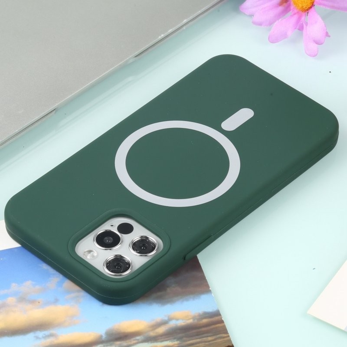 Husa MagSafe liquid large hole magnetic shell pentru Apple iPhone 14 Pro, Full Cover, Liquid Silicone, Magnetica, Incarcare Wireless, Vafy, Verde