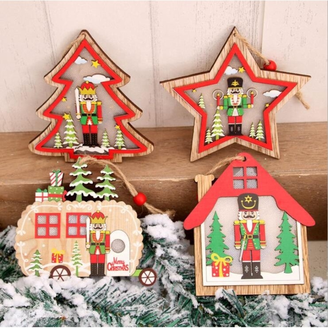 Ornament de Brad, Flippy, cu Lumini LED, din Lemn, Figurina Spargatorul de Nuci, Model Casuta, Multicolor