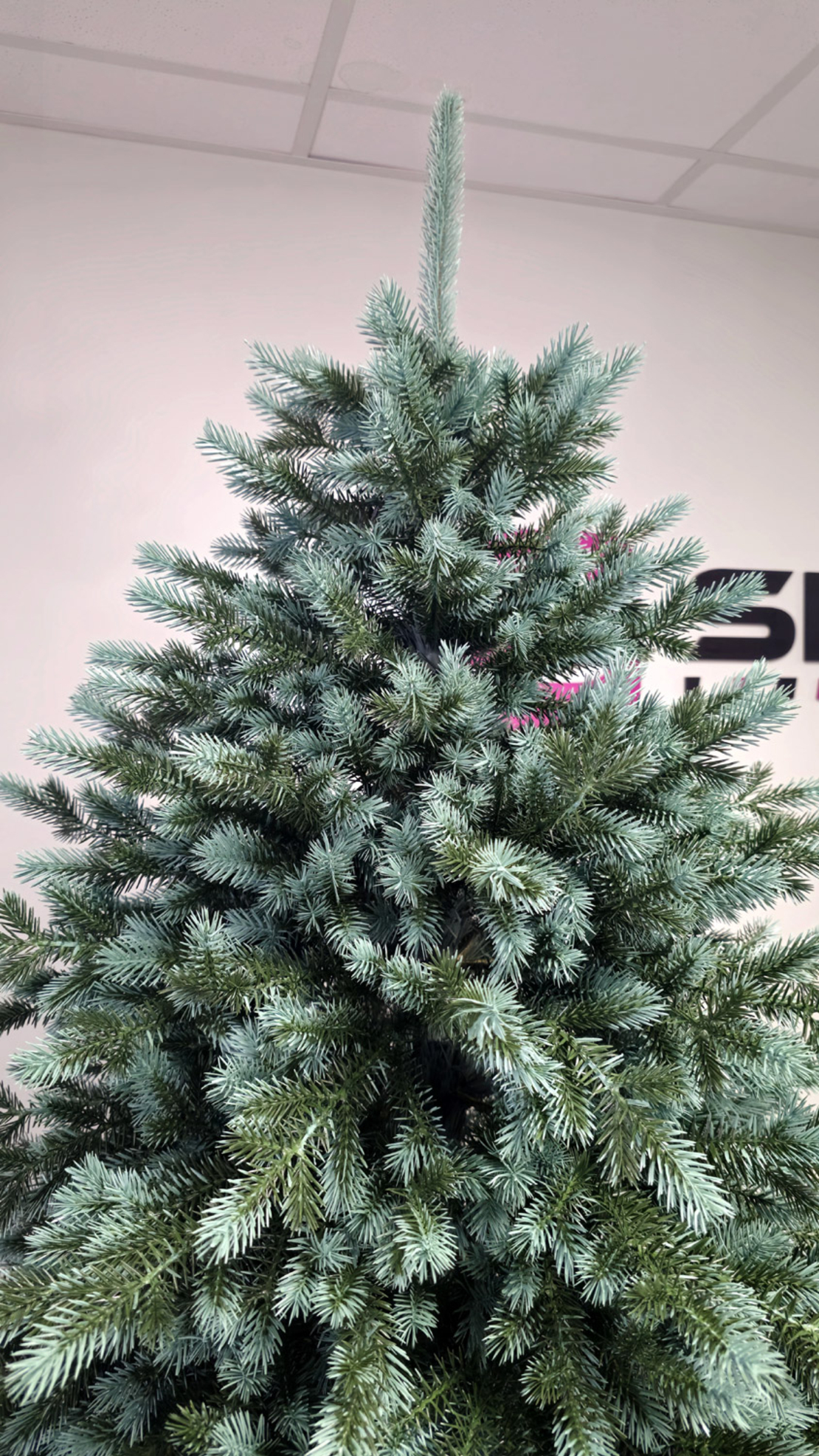 Brad artificial Christmas Deluxe by Sersimo, Alaska Select verde argintiu, integral 3D, 210 cm
