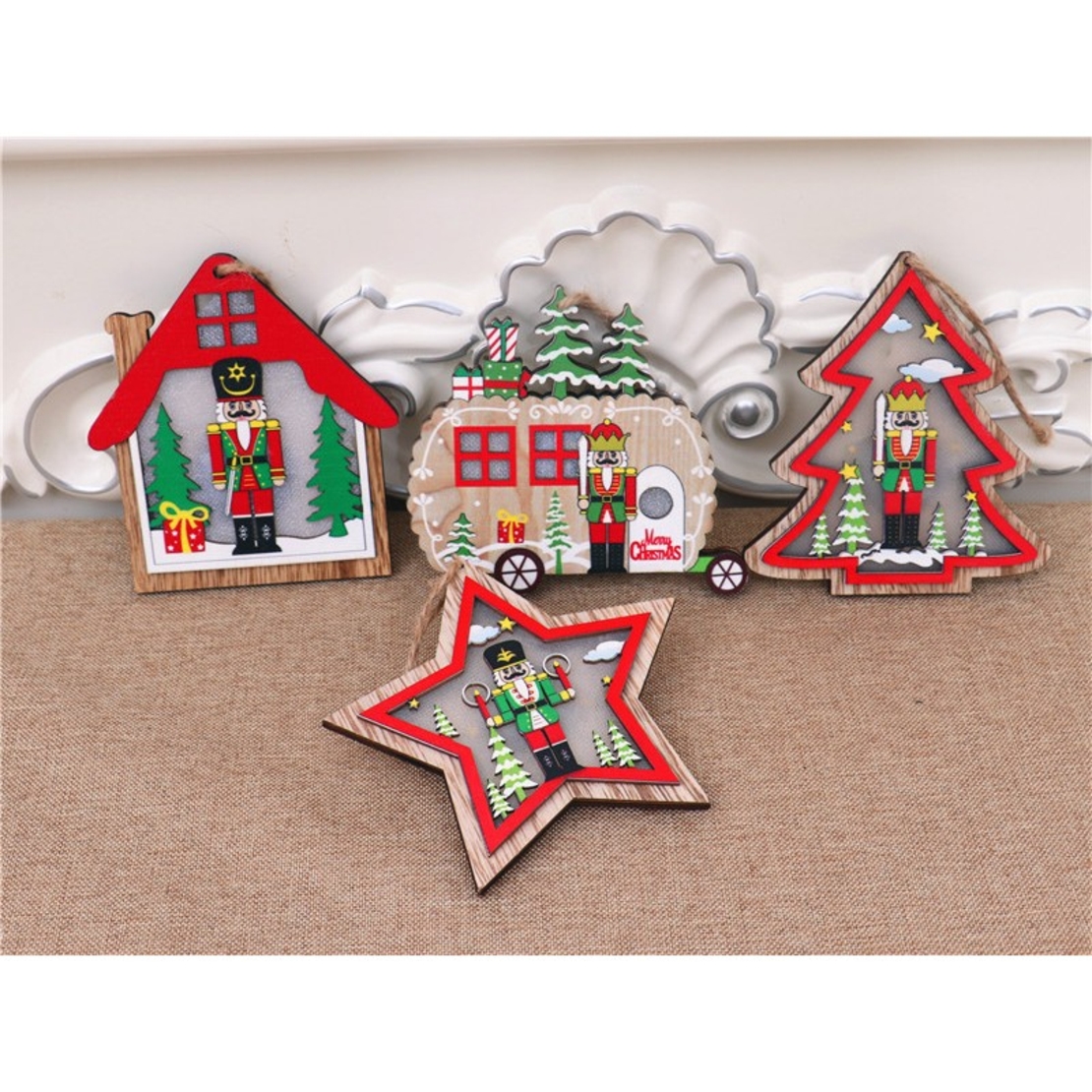 Ornament de Brad, Flippy, cu Lumini LED, din Lemn, Figurina Spargatorul de Nuci, Model Brad, Multicolor