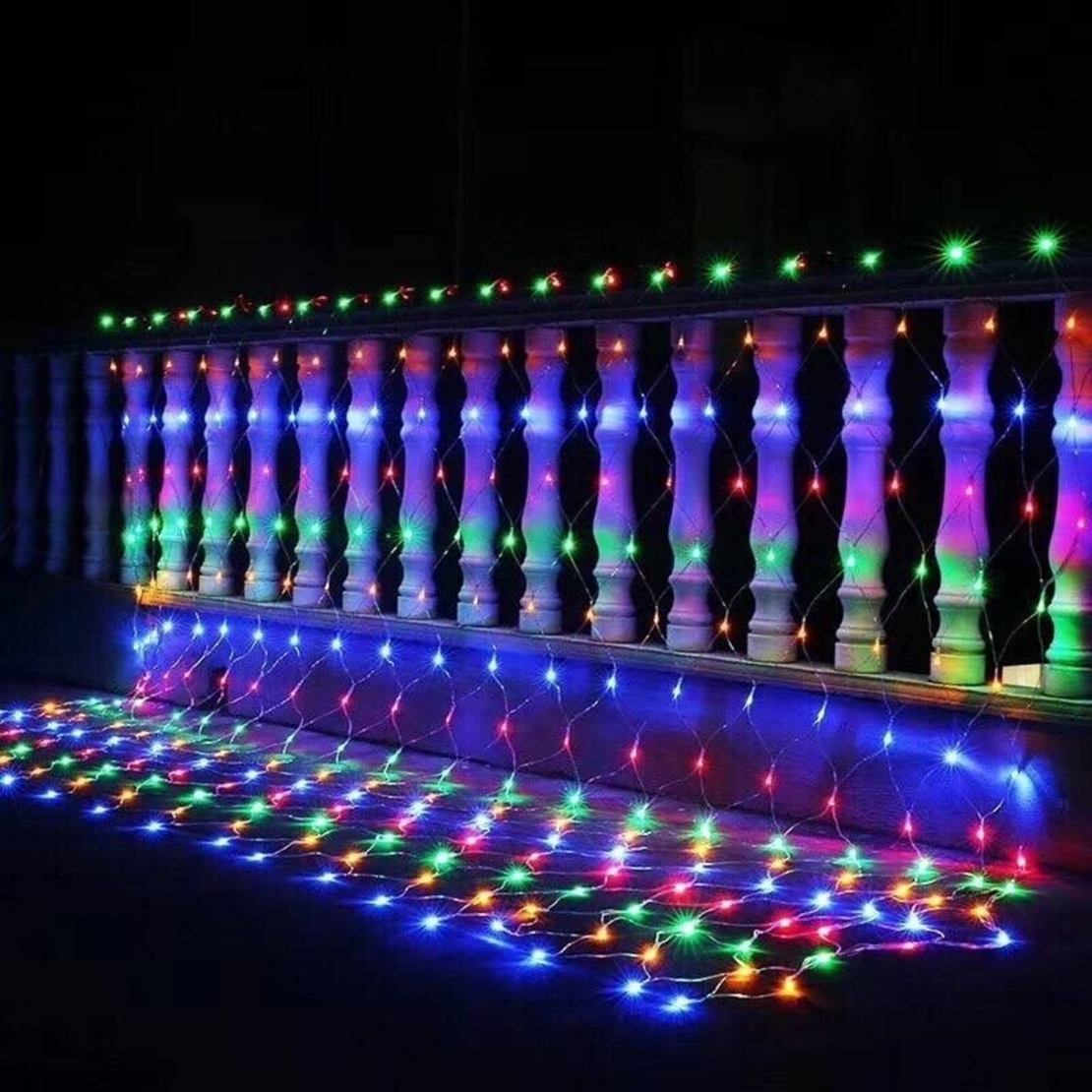 Instalatie Craciun, Tip Plasa, IP 44, 20 x 1 m, 800 LED-uri, Multicolor, 8 jocuri de lumini, Transformator fara telecomanda, Interconectabila, Prelungitor 3 m inclus, Fir transparent, Vafy