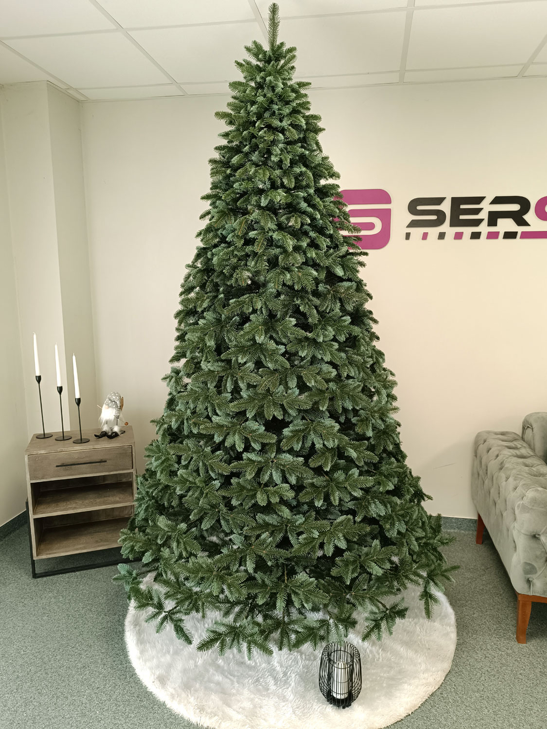 Brad artificial Christmas Deluxe by Sersimo, Canada argintiu, 3D, 230cm