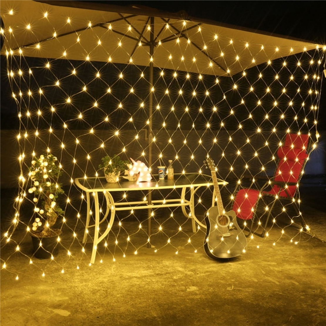 Instalatie Craciun, Tip Plasa, 3 m x 1.5 m, 240 LED-uri, Alb cald, 8 jocuri de lumini, Transformator cu telecomanda, Interconectabila, Prelungitor 3 m inclus, Fir transparent, Vafy
