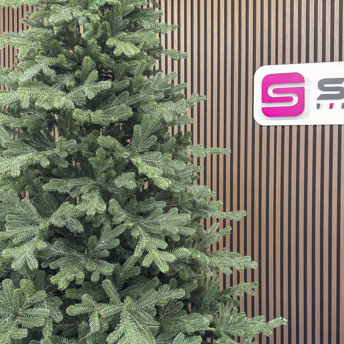 Brad artificial Christmas Deluxe by Sersimo, Viena Select, integral 3D, 250 cm