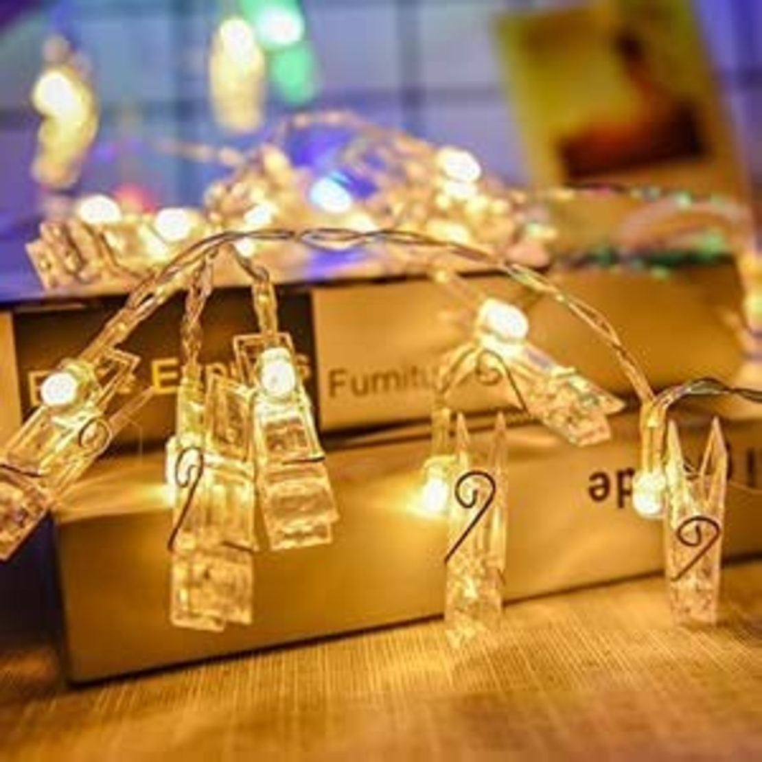 Ghirlanda Luminoasa cu 10 Clipsuri pentru Poze, Vafy, 1.5 m, cu Baterii si Telecomanda, 8 Programe, Fir Argintiu, Alb Cald