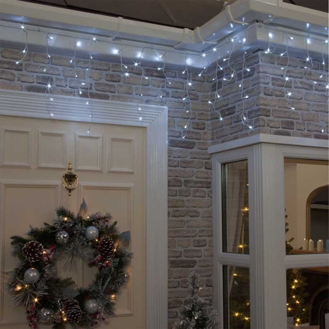 Instalatie Solara Craciun Turturi, IP44, 5 m, 143 Led-uri, Perdea Franjurata, alb rece, 8 jocuri de lumini, cu Telecomanda, 31V, 500 mAh, Acumulator de 2400 mAh, Exterior, Prelungitor 5 m inclus, Fir Alb, Flippy