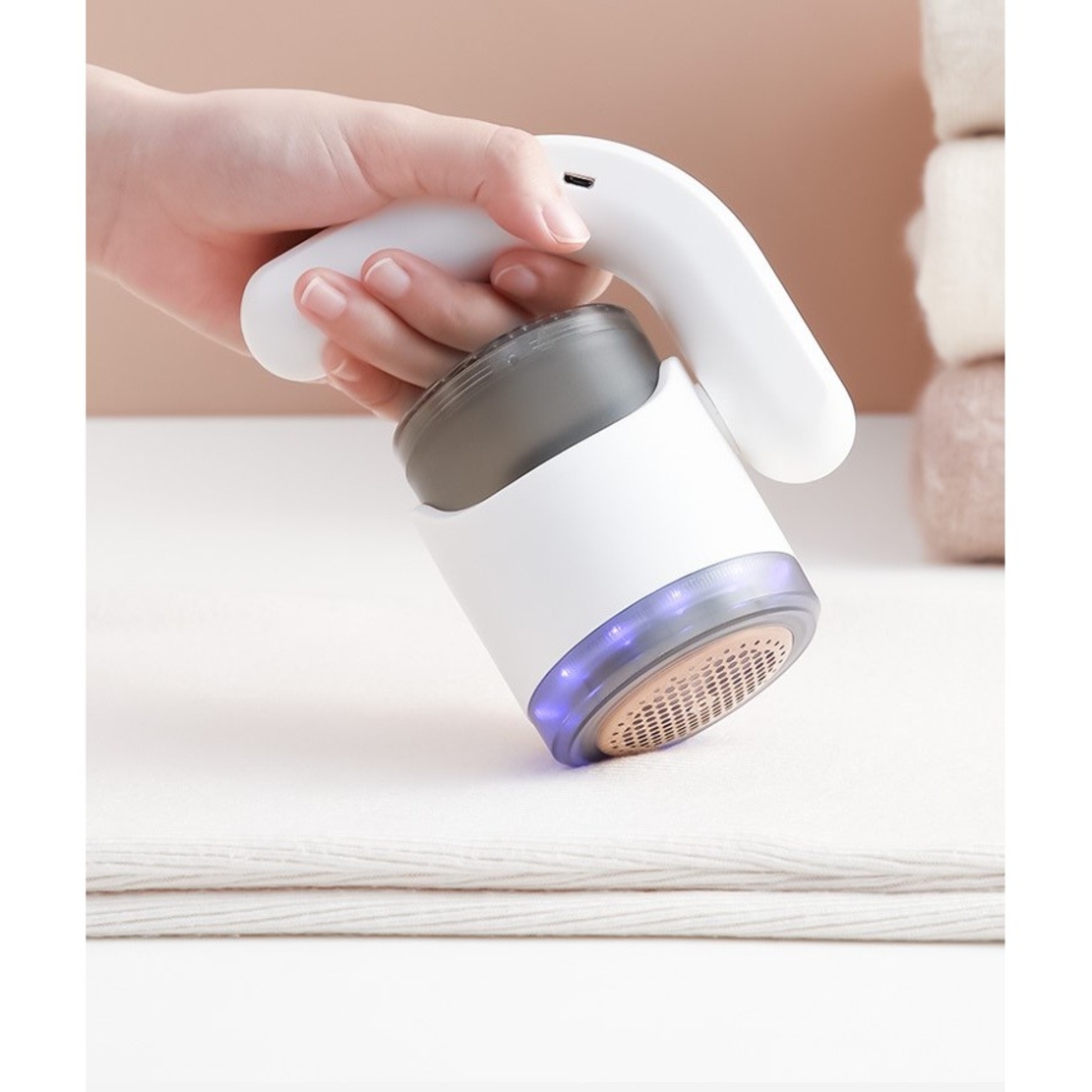 Aparat Pentru Curatat Scame, Par Si Praf, Vafy, cu LED, Pentru Diferite Tipuri De Material, Cu Lame Din Otel Inoxidabil, Compartiment de Depozitare, Maner Reglabil, 11x10.5x8.7 cm, Alb