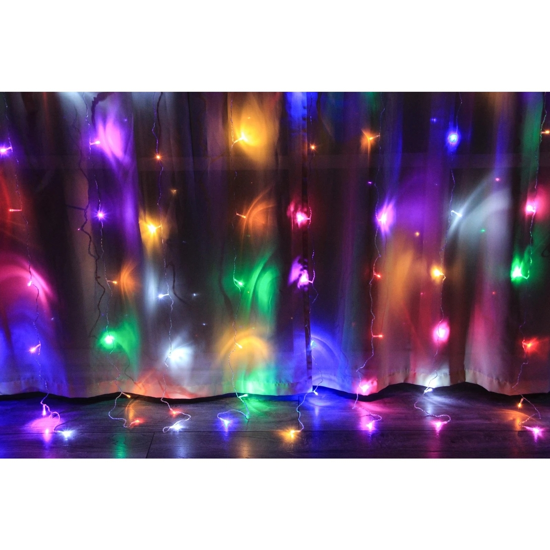 Instalatie Craciun, Tip Perdea IP44, 3m x 1m, 100 Led-uri, Multicolor, USB si telecomanda cu 8 functii, Vafy