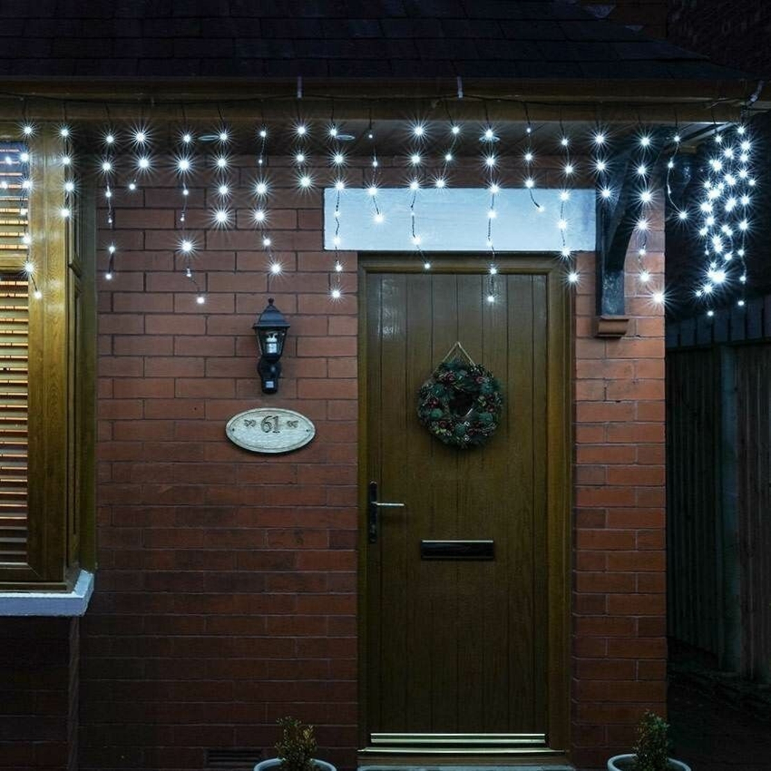 Instalatie Solara Craciun Turturi, IP44, 5 m, 143 Led-uri, Perdea Franjurata, alb rece, 8 jocuri de lumini, cu Telecomanda, 31V, 500 mAh, Acumulator de 2400 mAh, Exterior, Prelungitor 5 m inclus, Fir Alb, Flippy