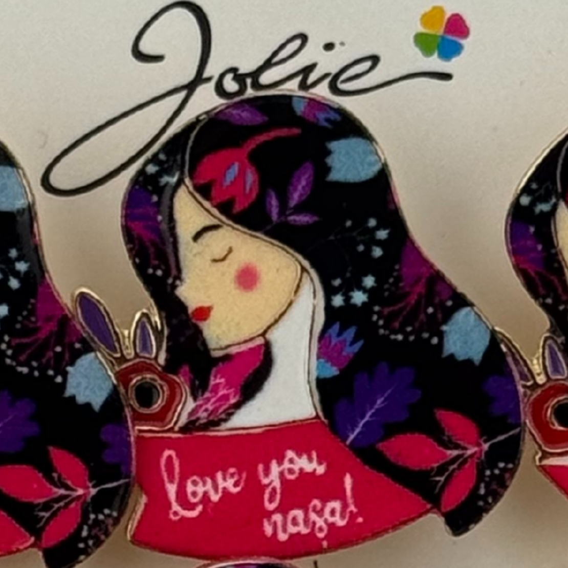 Set 12 Brose Martisor Primavara, Jolie, Model Fata, cu Mesaj Love You Nasa, Multicolor